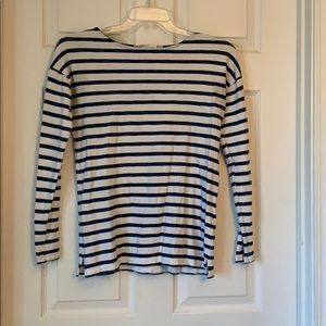 long sleeve blue and white stripped shirt
